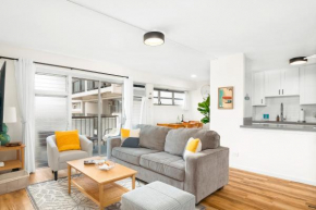 2BR-2BA Close to Waikiki Beach with Free Parking!